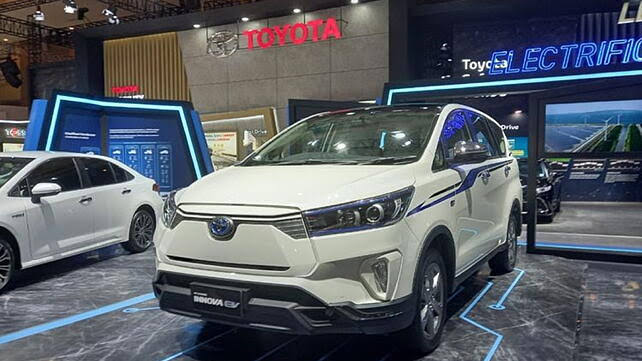 Toyota Innova EV 2025